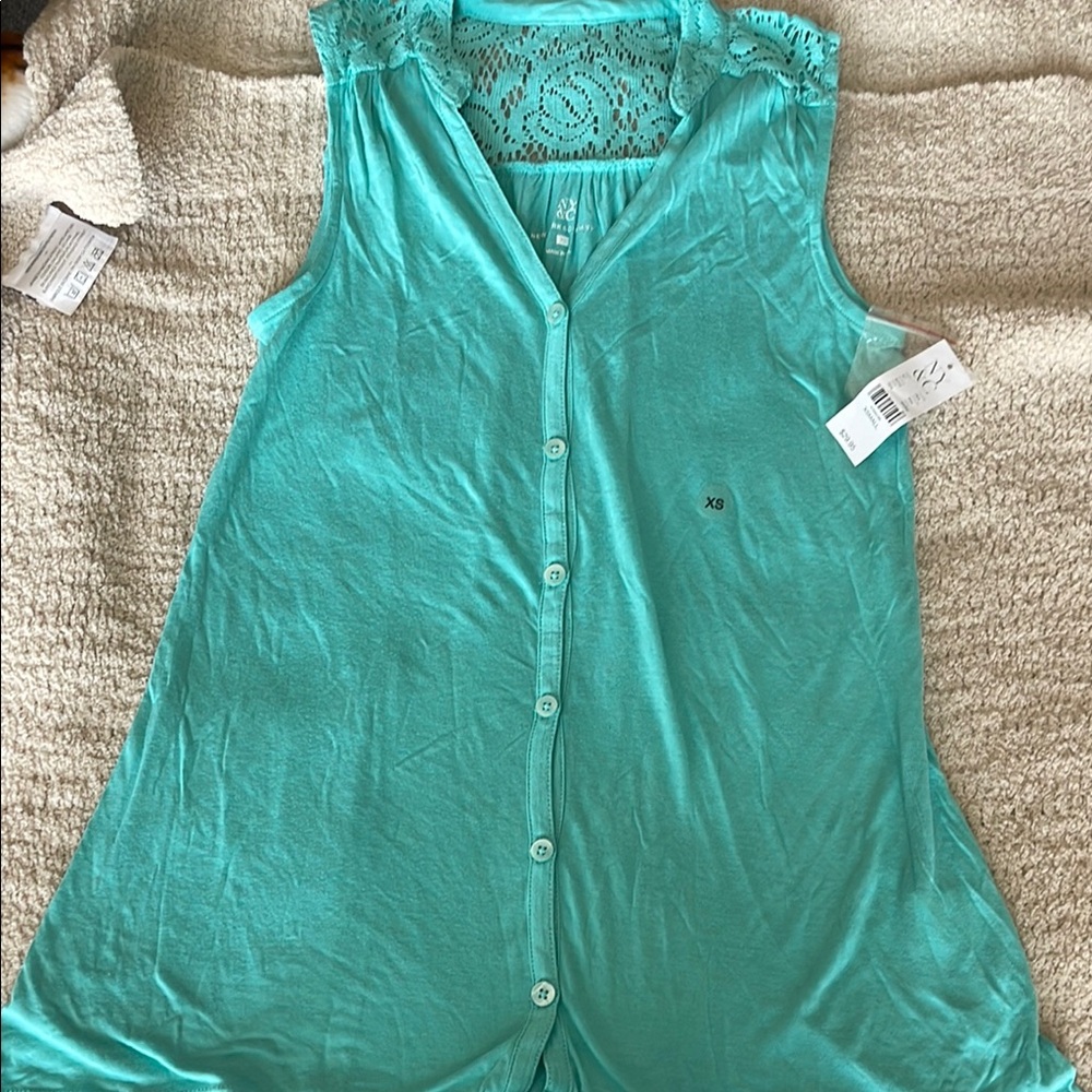 New York & Company Sleeveless Aqua Button-Down Top